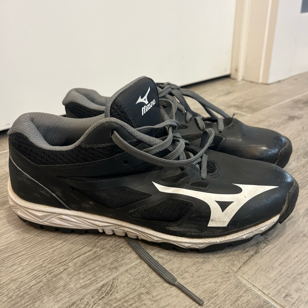 Mizuno Women’s Speed Trainer Size 9‎ IC 0414 Black and White